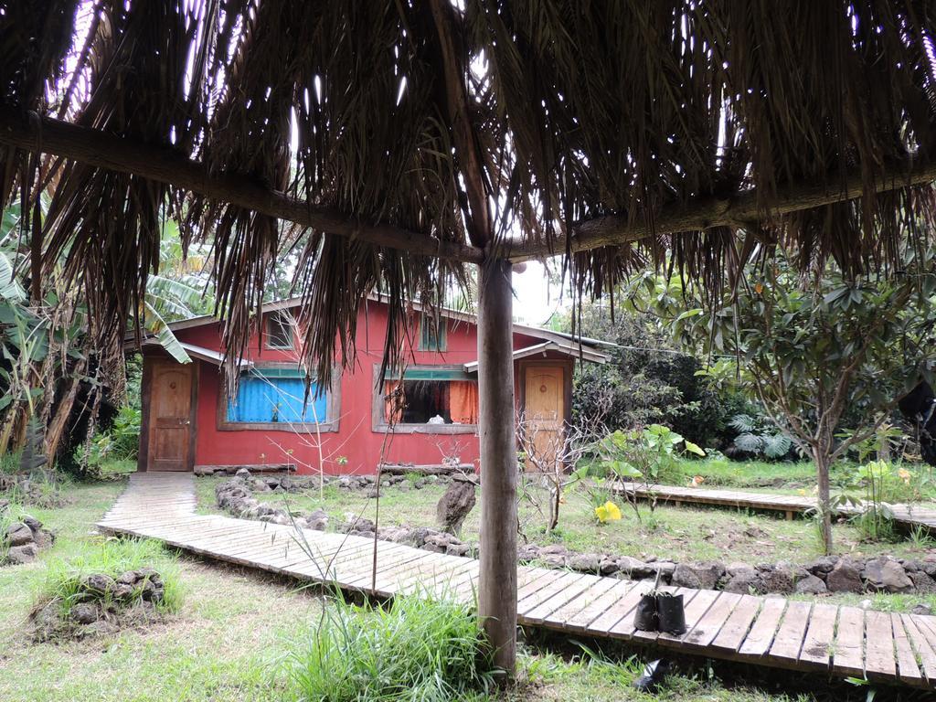 Cabanas Moenga Hanga Roa Exterior photo